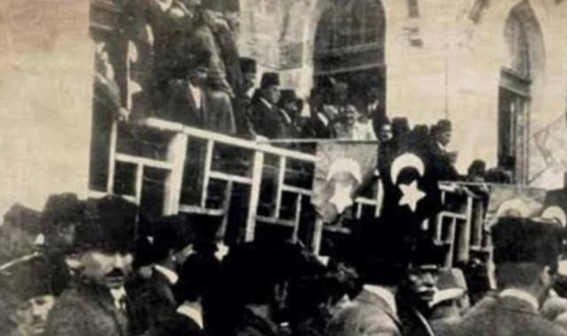 Milli iradenin simgesi TBMM 104 yaşına girdi