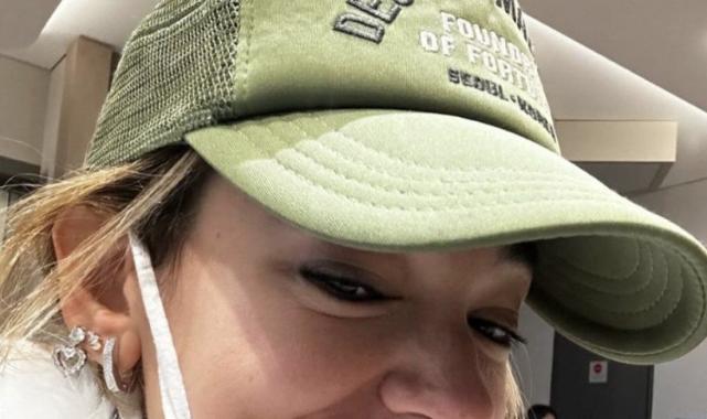 Seda Bakan da Yıldız Tilbe'ye uydu: Dişsiz fotoğrafını paylaştı