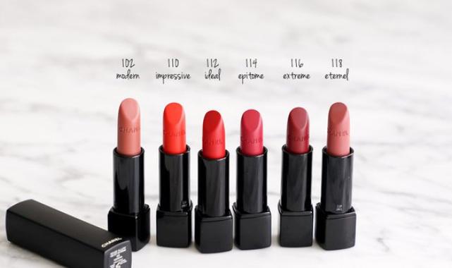 Sessiz lüks yüzünüze yansısın: Old money kombinler için makyaj stili