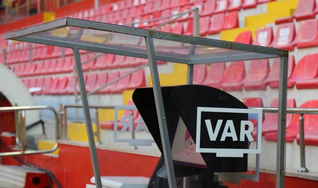 Süper Lig'de yabancı VAR hakemi dönemi! 3 maçta kullanılacak