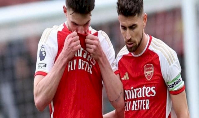 Arsenal, Aston Villa'ya kaybederek liderliği bıraktı