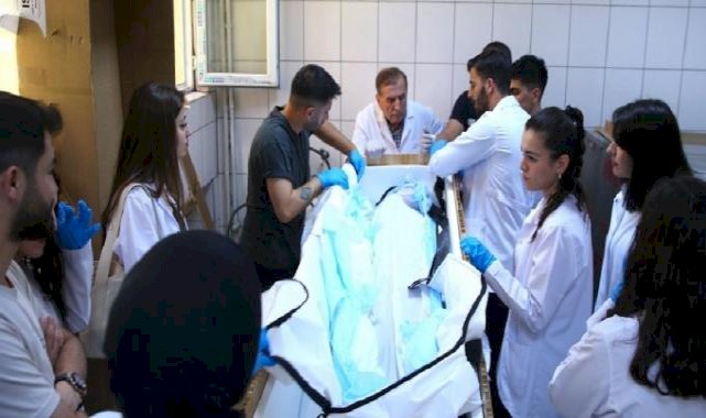 Diyarbakır'da tıp öğrencileri kadavra üzerinde eğitim görüyor: ABD'den uçakla getirtildi