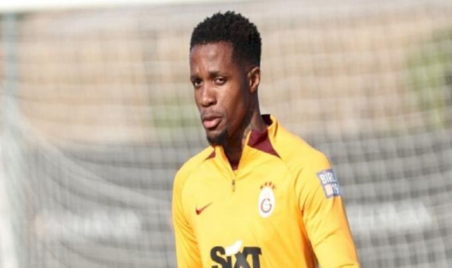 Fildişi Sahili Teknik Direktörü, Wilfried Zaha ile bir araya geldi