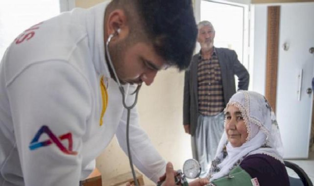 Gezici Sağlık Aracı köy köy dolaşıyor