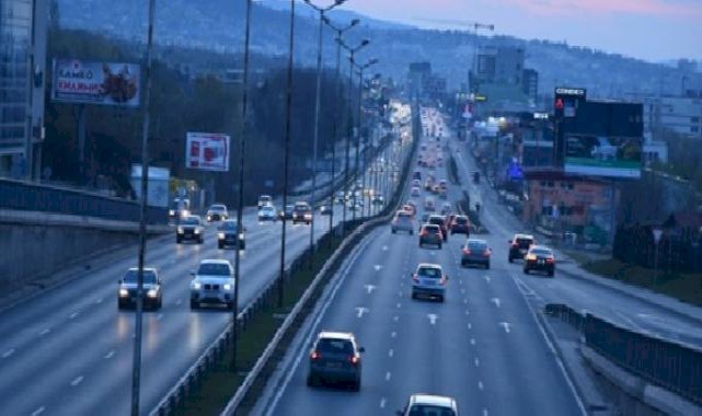 İstanbul ile Ankara'da kamyon, çekici ve tanker cinsi araçlara trafik yasağı