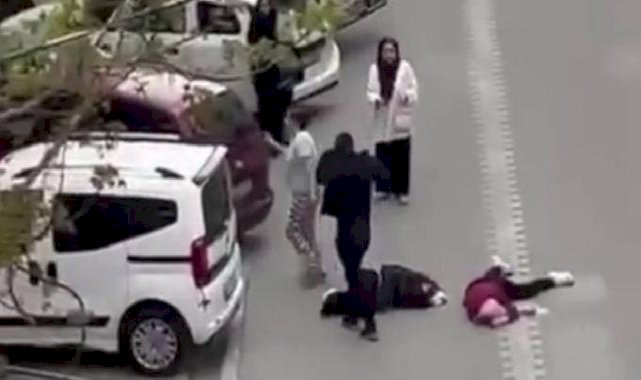İstanbul'da çocukların kavgasına aileler dahil oldu: Genç kadını sokak ortasında dövdüler