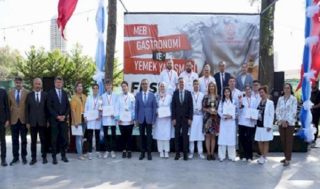 İzmir MEB Gastronomi Festivalinde lezzet şöleni