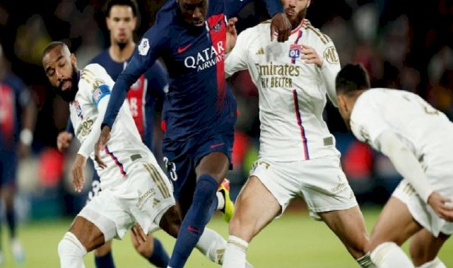 PSG, sahasında Lyon'u rahat geçti