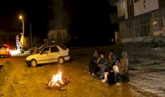 Tokat'ta 4.7 deprem nedeniyle halk gece boyunca sokakta bekledi