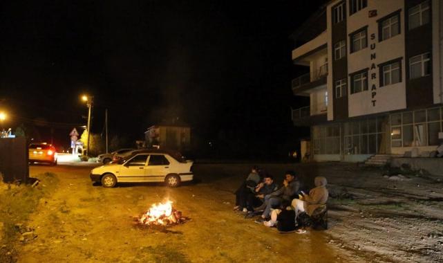 Tokat'ta 4.7 deprem nedeniyle halk gece boyunca sokakta bekledi