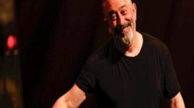 Ünlü komedyen Cem Yılmaz eleştirilere cevap verdi:  &#039;Gerçekten salak olmak çok büyük bir ayrıcalık&#039;