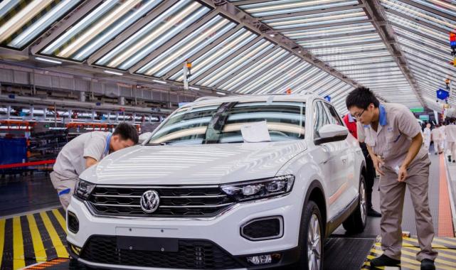Volkswagen Çin'de kan kaybetmeye devam ediyor