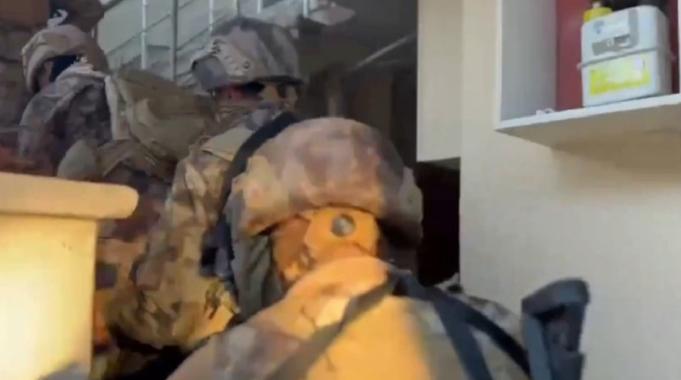 Ali Yerlikaya duyurdu! Bir çete çökertildi: 15 şüpheli yakalandı