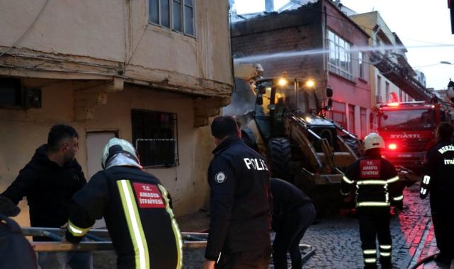 Amasya'da tarihi konakta yangın: Alevler çevredeki binalara sıçradı
