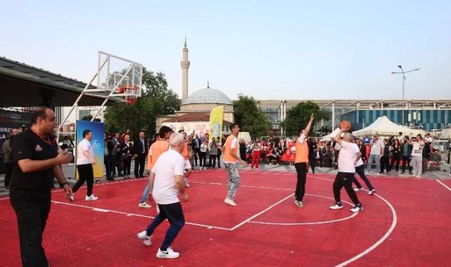 Başkanlardan başarılı basketbol maçında keyifli anlar