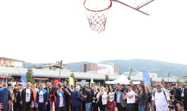 Başkanlardan başarılı basketbol maçında keyifli anlar
