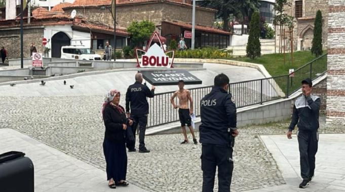 Bolu'da 'çocuklarım aç' eylemi yapan adamın üzerine kayıtlı 6 araç çıktı