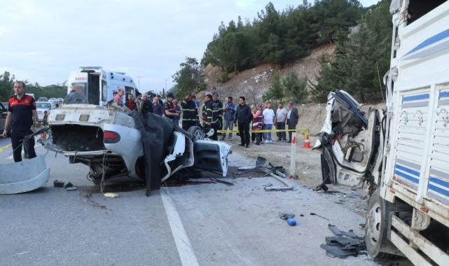 Burdur'da nişan alışverişden dönerken kaza yaptılar: 3 ölü 2 yaralı