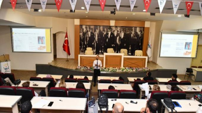 Çiğlili sporseverler sağlıklı beslenme seminerinde buluştu