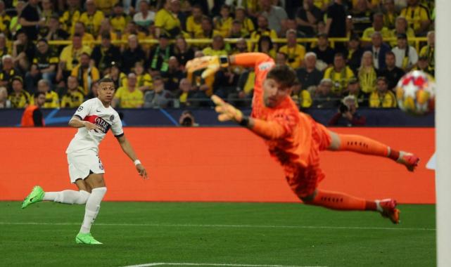 Dortmund, Devler Ligi'nde PSG'yi mağlup etti