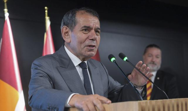 Dursun Özbek'ten derbi sonrası takıma destek!