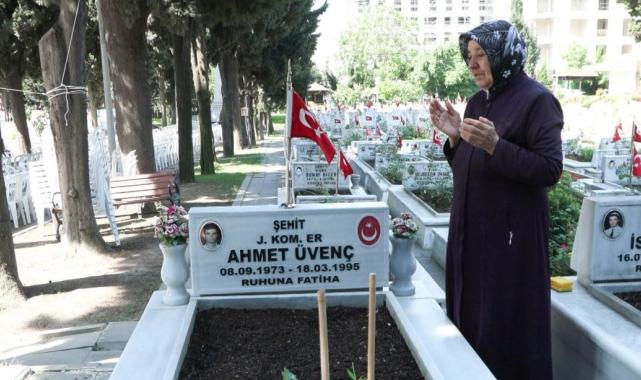 Edirnekapı Şehitliği’nde Anneler Günü'nde hüzün...