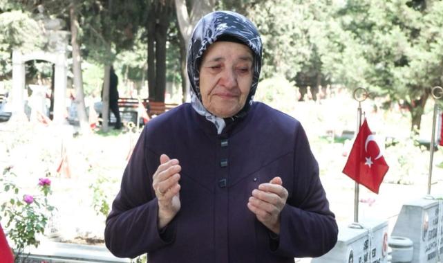 Edirnekapı Şehitliği’nde Anneler Günü'nde hüzün...