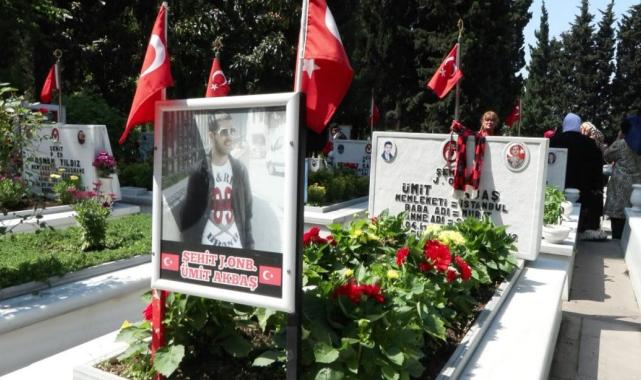 Edirnekapı Şehitliği’nde Anneler Günü'nde hüzün...