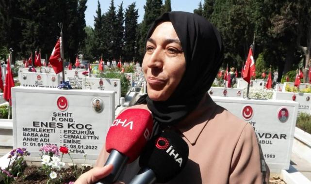 Edirnekapı Şehitliği’nde Anneler Günü'nde hüzün...