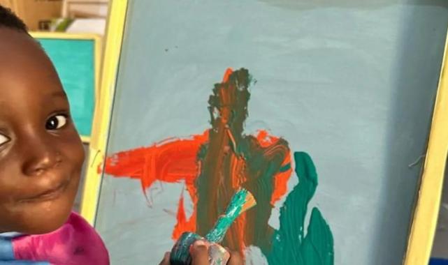 En genç ressam oldu: Ganalı 1,5 yaşındaki çocuk Guinness Rekorlar Kitabı’na girdi