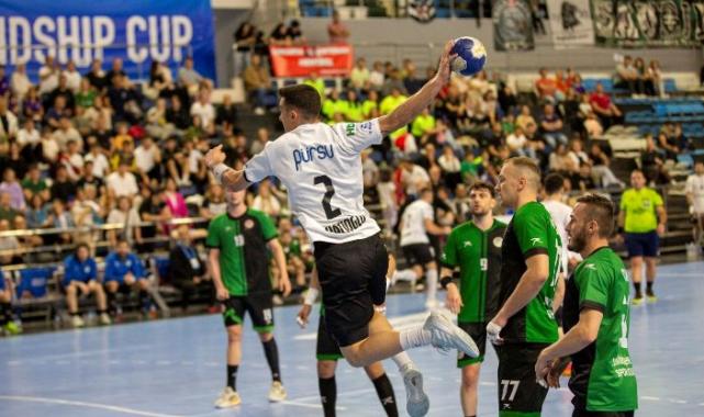 Erkeklerde 'Süper' şampiyon Beşiktaş Safi Çimento