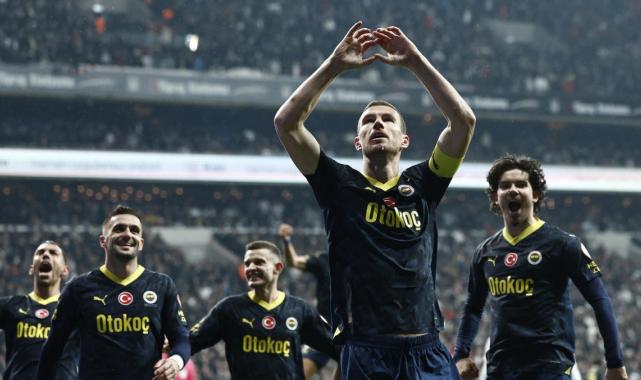 Fenerbahçe, birçok rekor kırdığı sezonu kupasız tamamladı