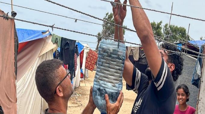 Filistinli Ahmed, Gazze'de deniz suyunu kendi imkanlarıyla arıtıyor