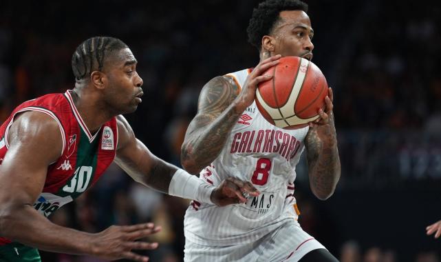 Galatasaray evinde Karşıyaka'ya mağlup oldu