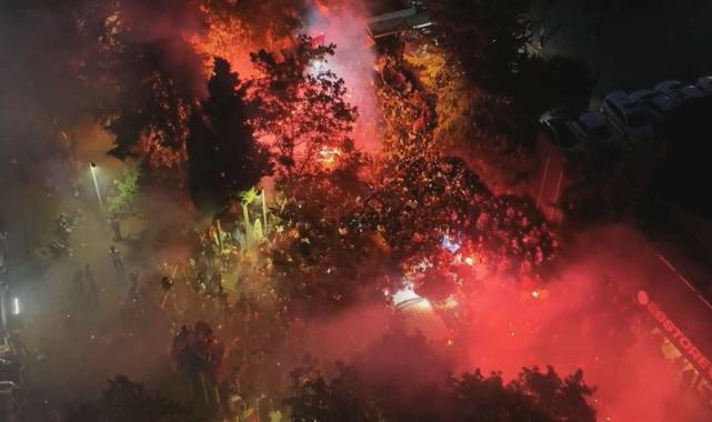 Galatasaray taraftarı, şampiyonluk sevincini tüm yurtta yaşadı