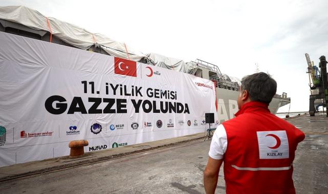 Gazze'ye insani yardım ulaştıracak gemi Mersin'den uğurlandı