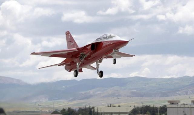 Hava Kuvvetleri Komutanı Orgeneral Kadıoğlu, HÜRJET ile uçtu