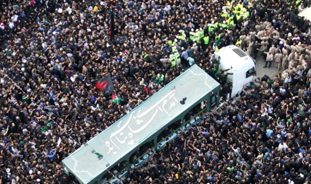 Hayatını kaybeden İran Cumhurbaşkanı Reisi'yi 3 milyon kişi uğurladı