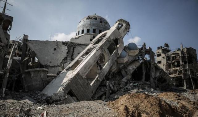 İsrail ordusu ibadethanelere saldırılarını sürdürüyor