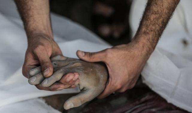 İsrail'den Maghazi Kampı'na saldırı: Çocukları katlettiler