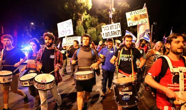 İsrailliler, Tel Aviv ve Kudüs’te hükümet karşıtı protesto düzenledi