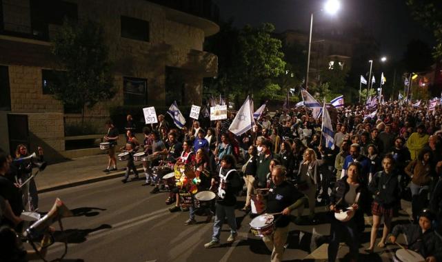 İsrailliler, Tel Aviv ve Kudüs’te hükümet karşıtı protesto düzenledi