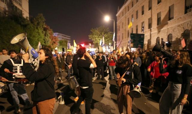 İsrailliler, Tel Aviv ve Kudüs’te hükümet karşıtı protesto düzenledi