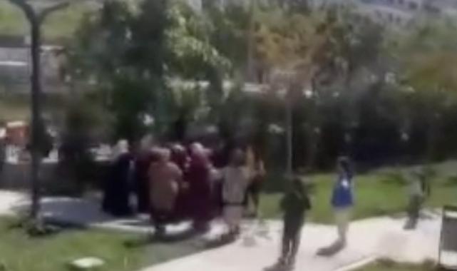 İstanbul Esenyurt'taki çocuk kavgasına anneler karıştı, bir genç kadın kafa atılıp darp edildi