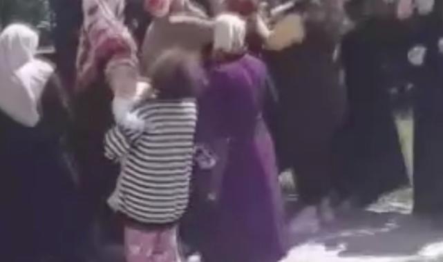 İstanbul Esenyurt'taki çocuk kavgasına anneler karıştı, bir genç kadın kafa atılıp darp edildi