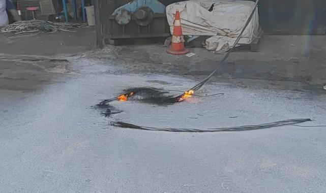 İstanbul Sultangazi'de elektrik kabloları bomba gibi patladı