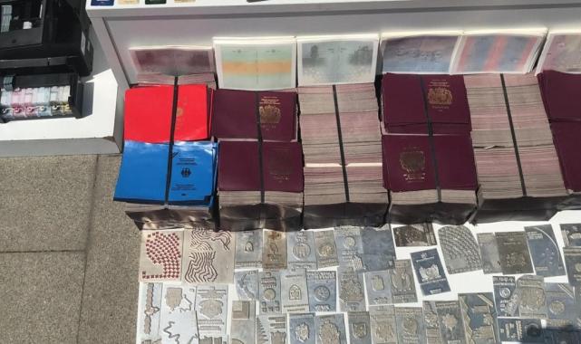 İstanbul'da sahte pasaport operasyonu: 4 kişi gözaltına alındı