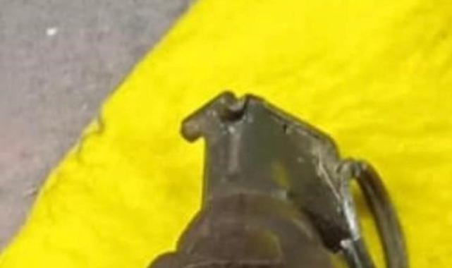 İstanbul'da tekstil atölyesine pimi çekilmemiş el bombası atan şahıslar yakalandı