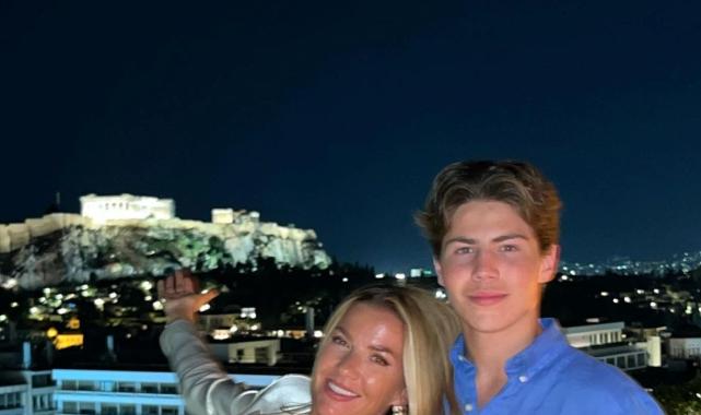 Ivana Sert'in oğlu Ateş büyüdü! Annesiyle davete katlan Ateş'in son haline yorum yağdı