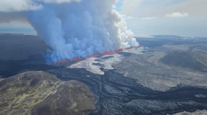 İzlanda'da Aralık'tan beri 5. yanardağ patlaması